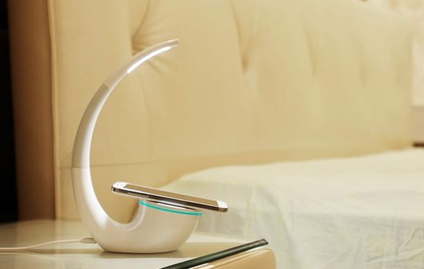 Беспроводное зарядное устройство + лампа Nillkin PHANTOM Wireless Qi Charger Lamp (White)